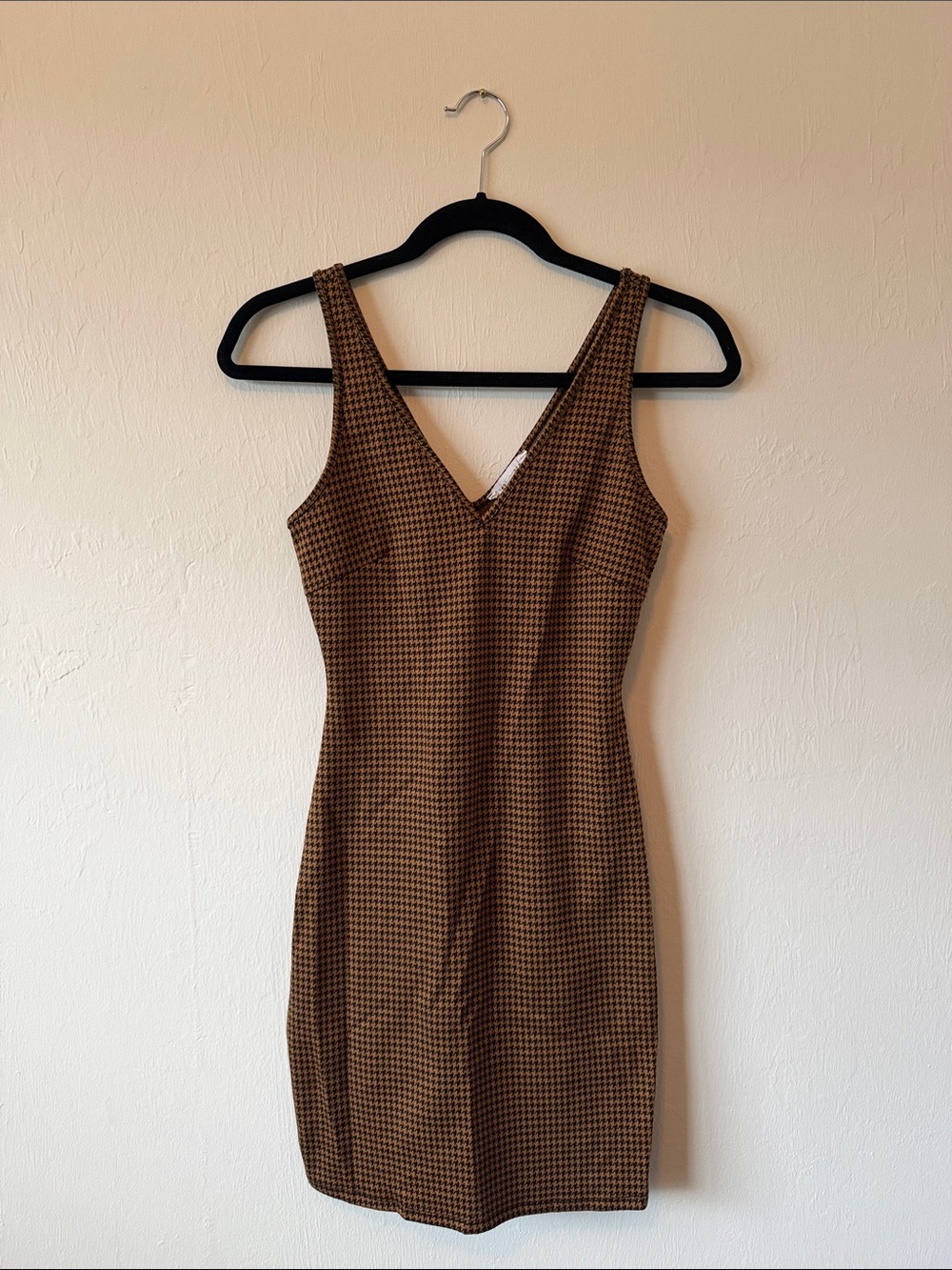 Women’s Brown Houndstooth V-Neck Dress
